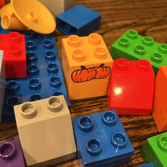 LEGO Duplo Building Set with Storage Bin/Big Bricks Toodler Lego Mega Blocks - Picture 10 of 17